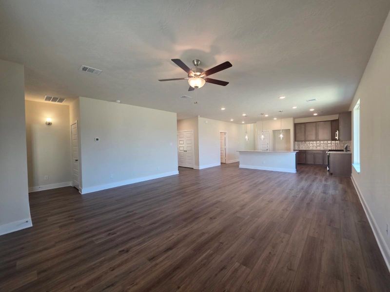 Spacious, unfurnished interior of a new home in , Brenham (Image 11).