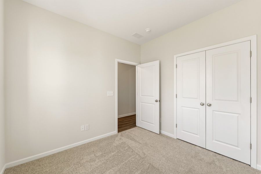 Spacious, unfurnished interior of a new home in Landmark Commons, Boiling Springs (Image 17).