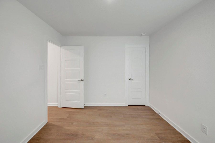 Spacious, unfurnished interior of a new home in Summerview, Fulshear (Image 26).
