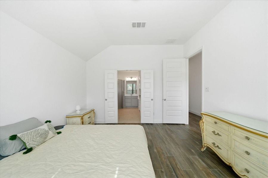 Spacious, unfurnished interior of a new home in Artavia, Conroe (Image 21).
