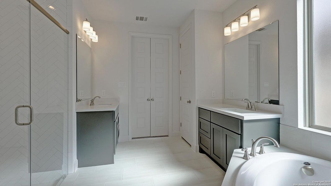 Furnished interior view inside a new home in Corley Farms 50', Boerne (Image 11).