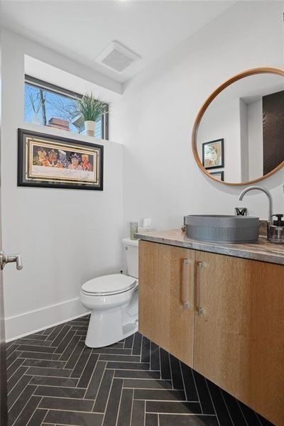 Furnished interior view inside a new home in , Jasper (Image 12).