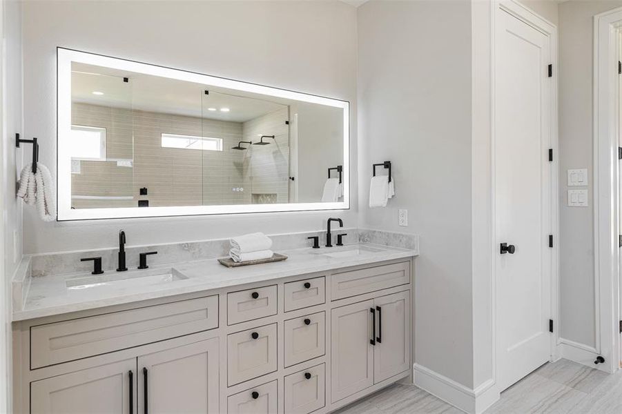 LED mirror with several settings +defogger LED mirror with several settings +defogger