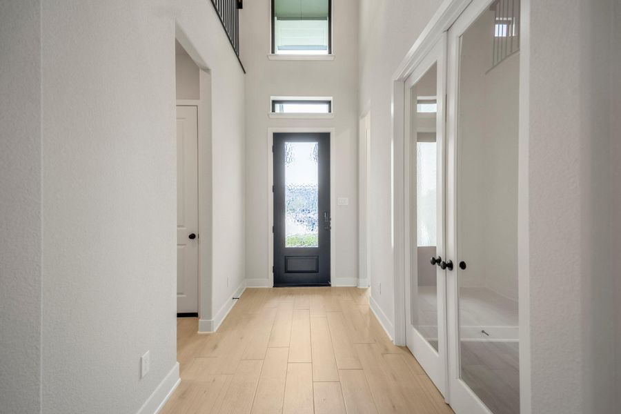 Spacious, unfurnished interior of a new home in ARTAVIA 55' Lots, Conroe (Image 21). Spacious, unfurnished interior of a new home in ARTAVIA 55' Lots, Conroe (Image 21).