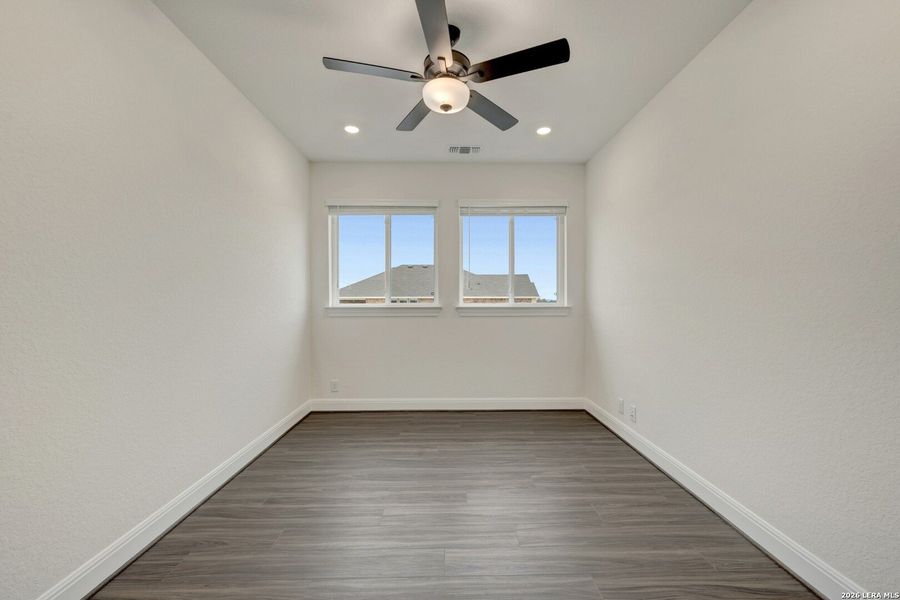 Spacious, unfurnished interior of a new home in Davis Ranch 50', San Antonio (Image 36).