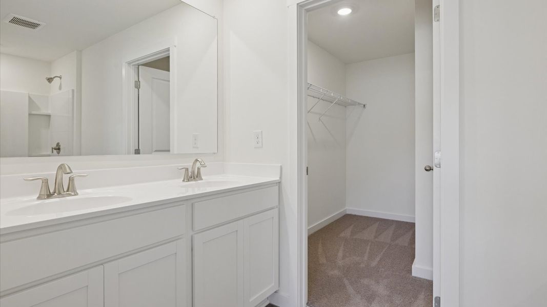 Furnished interior view inside a new home in Emory Creek, Harriman (Image 7).