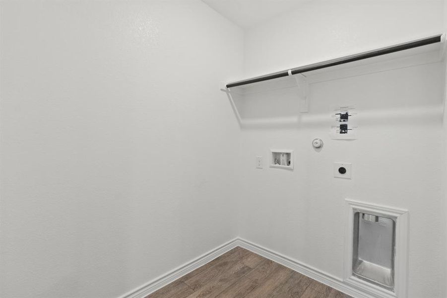 Spacious, unfurnished interior of a new home in Burgess Meadows, Cleburne (Image 13).