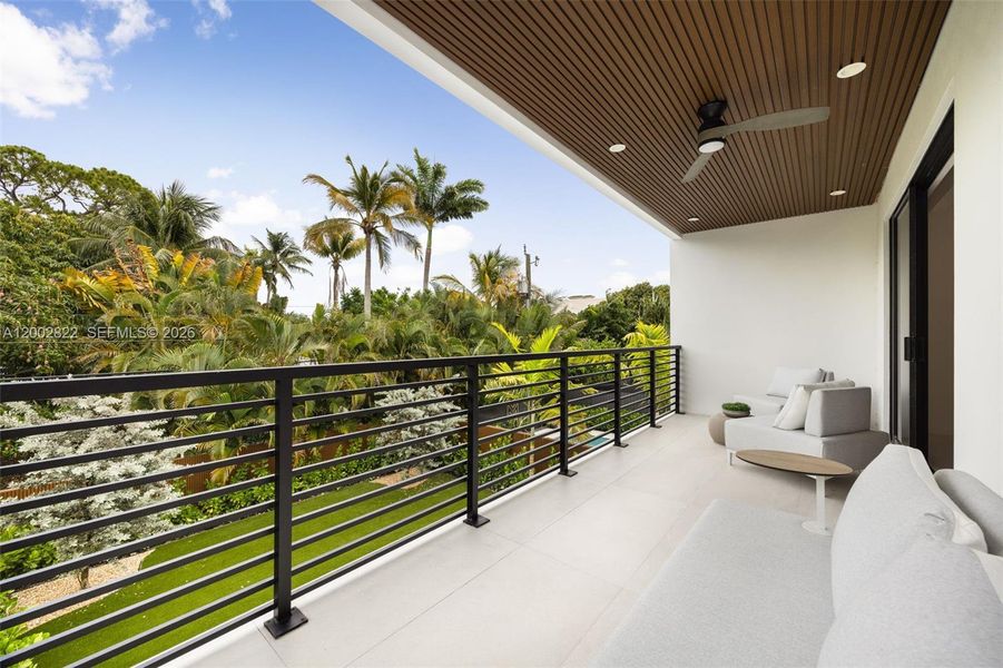 Exterior details and patio area of a home in , Fort Lauderdale (Image 23).
