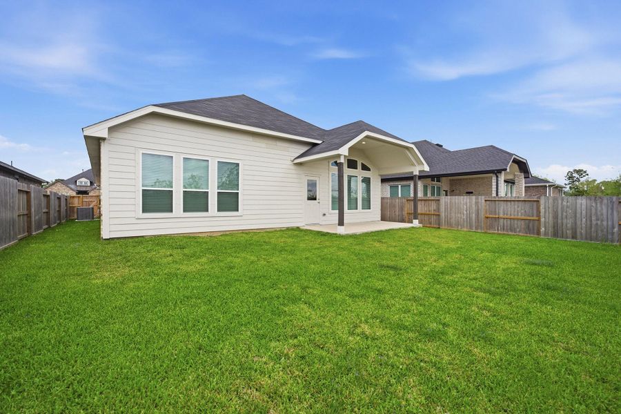 Exterior details and patio area of a home in Mulberry Farms, Santa Fe (Image 2).