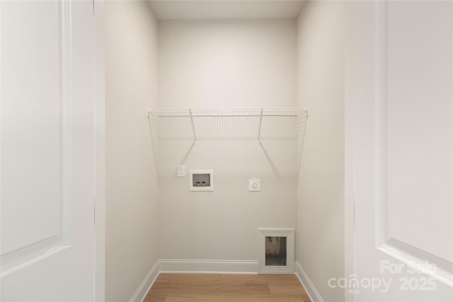 Spacious, unfurnished interior of a new home in , Olin (Image 12).