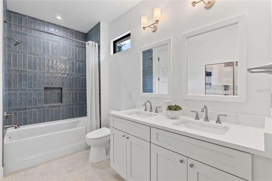 Furnished interior view inside a new home in , Orlando (Image 16).