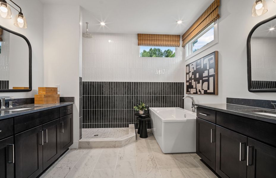 Owner's Bathroom Owner's Bathroom