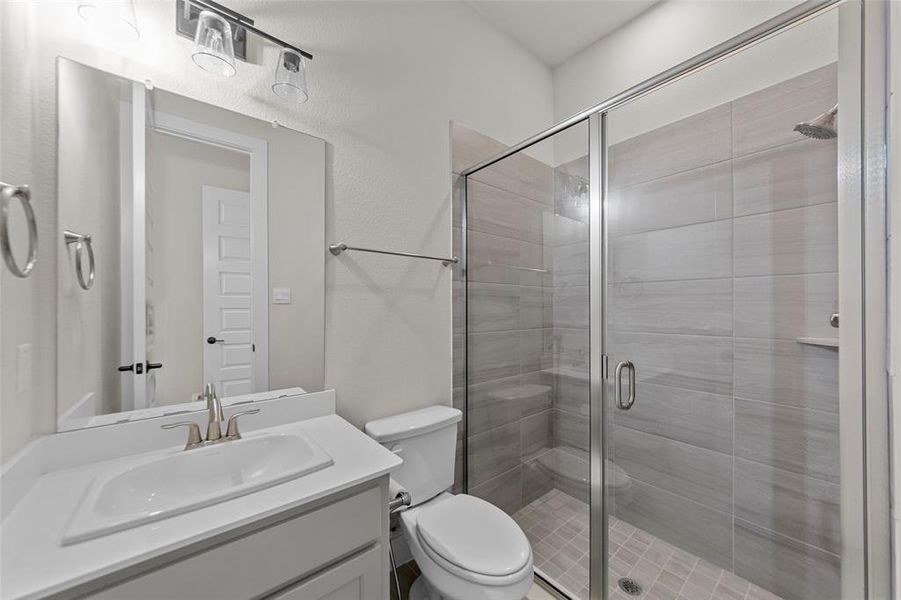 Furnished interior view inside a new home in , Frisco (Image 28).