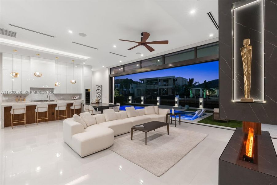 Community amenities in , Lighthouse Point (Image 57).