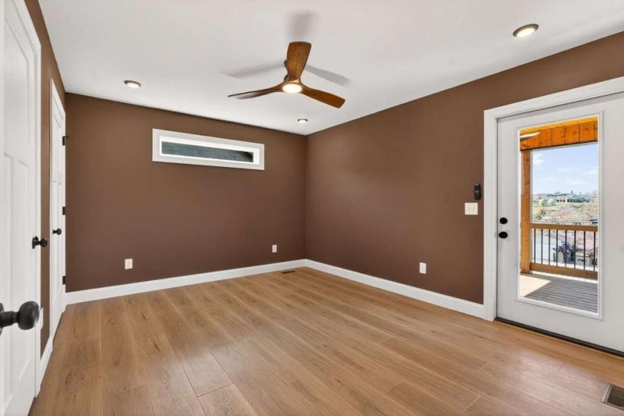 Spacious, unfurnished interior of a new home in , Blue Ridge (Image 17).