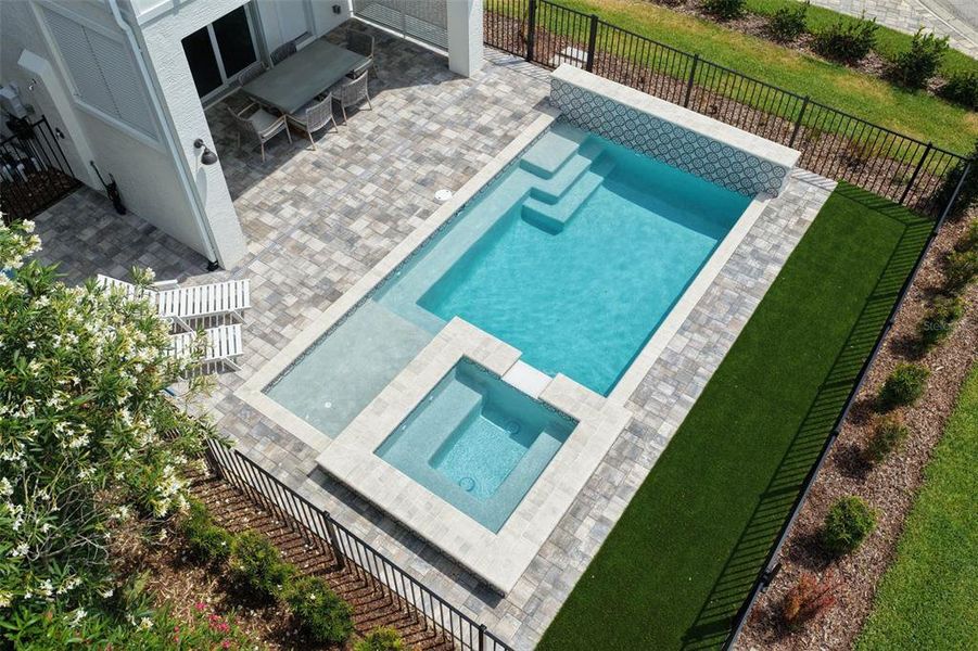Exterior details and patio area of a home in , Palm Coast (Image 4).