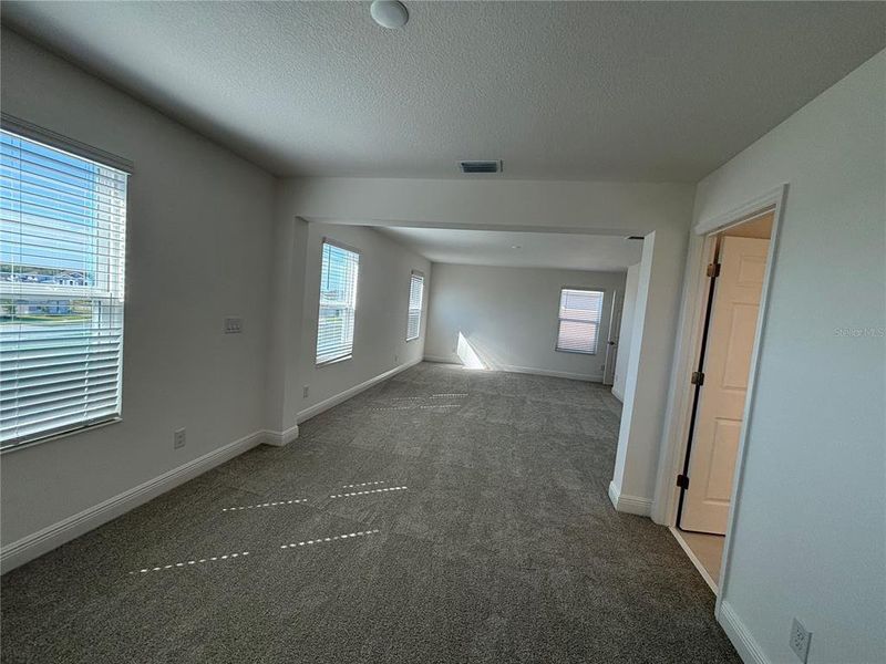 Image 22 of a home in Trinity Lakes.