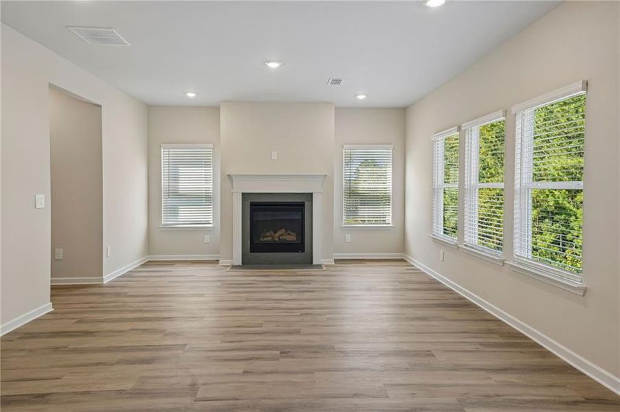 Spacious, unfurnished interior of a new home in Ivey Township, Dallas (Image 51).
