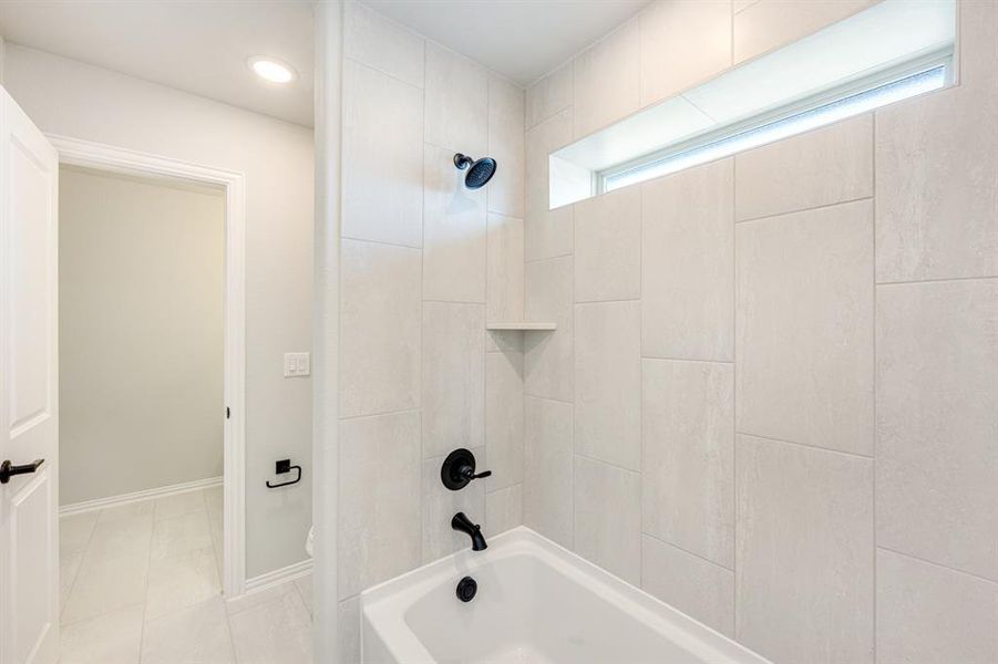 Furnished interior view inside a new home in Eagle Glen 60, Alvarado (Image 9).