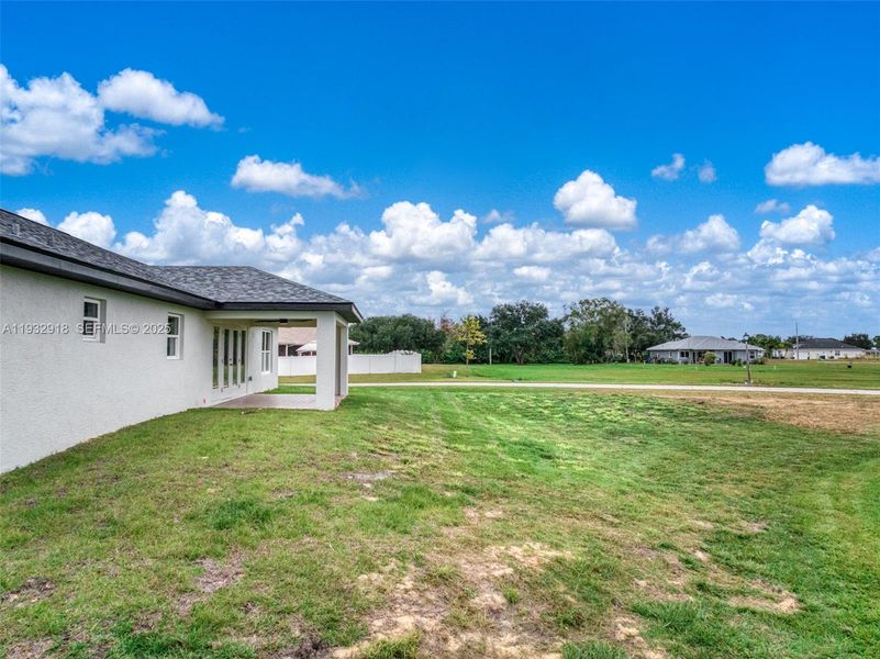 Exterior details and patio area of a home in , Sebring (Image 30).