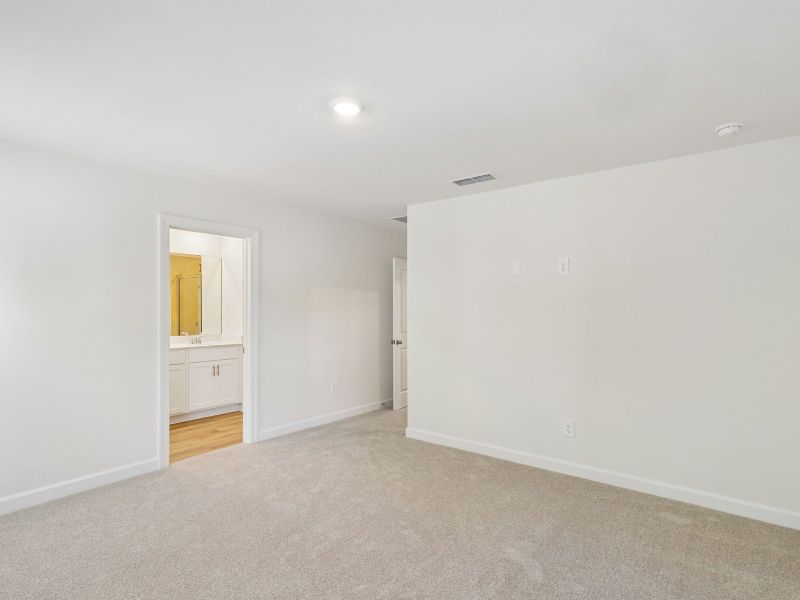 Spacious, unfurnished interior of a new home in Rocky River Towns, Charlotte (Image 16). Spacious, unfurnished interior of a new home in Rocky River Towns, Charlotte (Image 16).