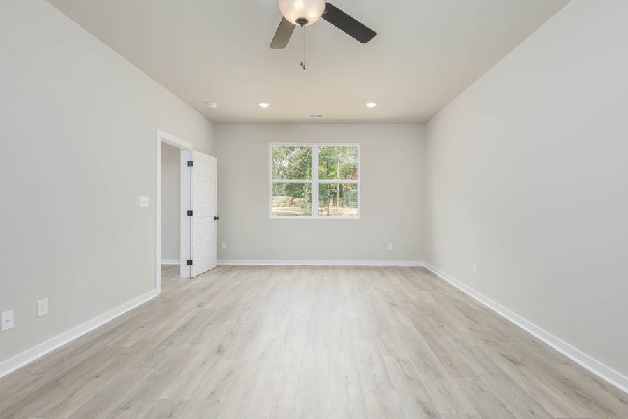 Representative unfurnished interior of a home built from the Rosewood by Nason Homes in Woodland Farms, Dickson (Image 23).