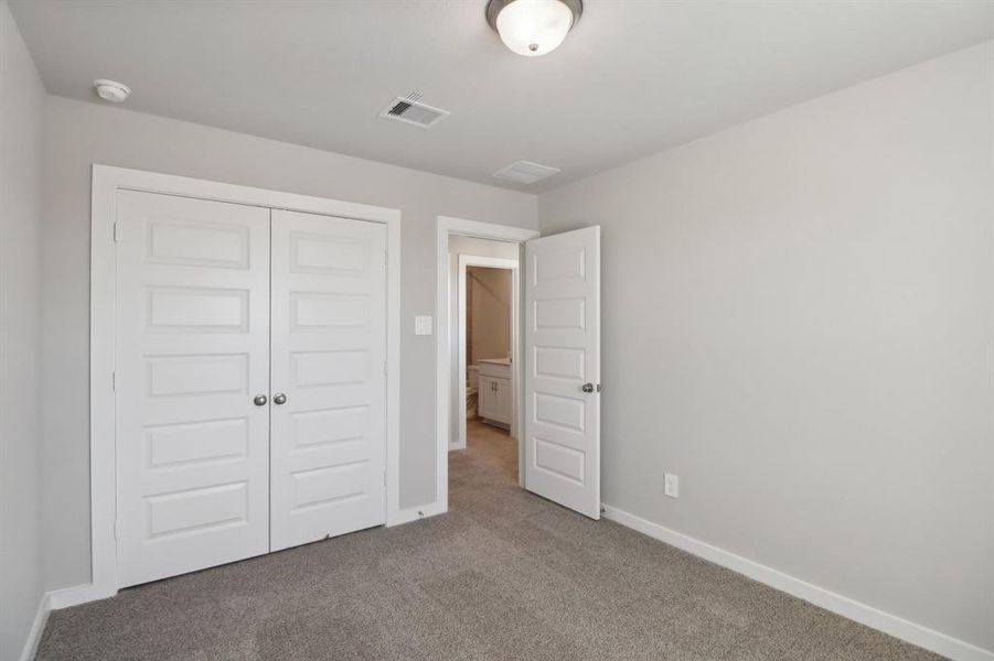 Photo is not of the actual home but is an inspirational photo of builder’s model home and may depict options, furnishings, and/or decorator features that are not included. Photo is not of the actual home but is an inspirational photo of builder’s model home and may depict options, furnishings, and/or decorator features that are not included.