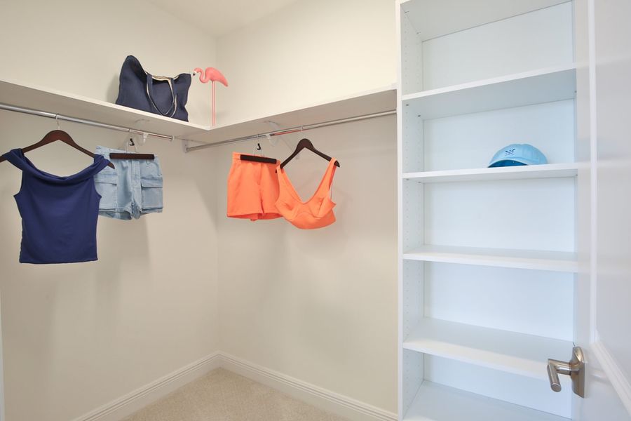 Representative interior finishes for a home built from the Artistry by Neal Communities in Palm Grove, Bradenton (Image 22).