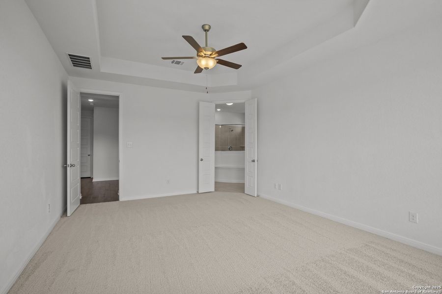 Spacious, unfurnished interior of a new home in Homestead, Schertz (Image 18).