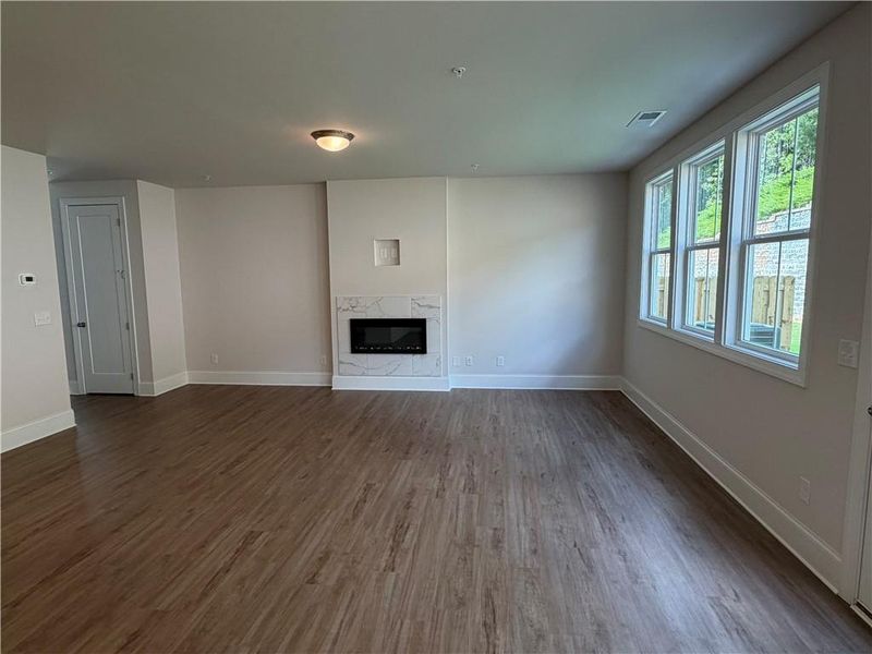 Spacious, unfurnished interior of a new home in , Marietta (Image 10).