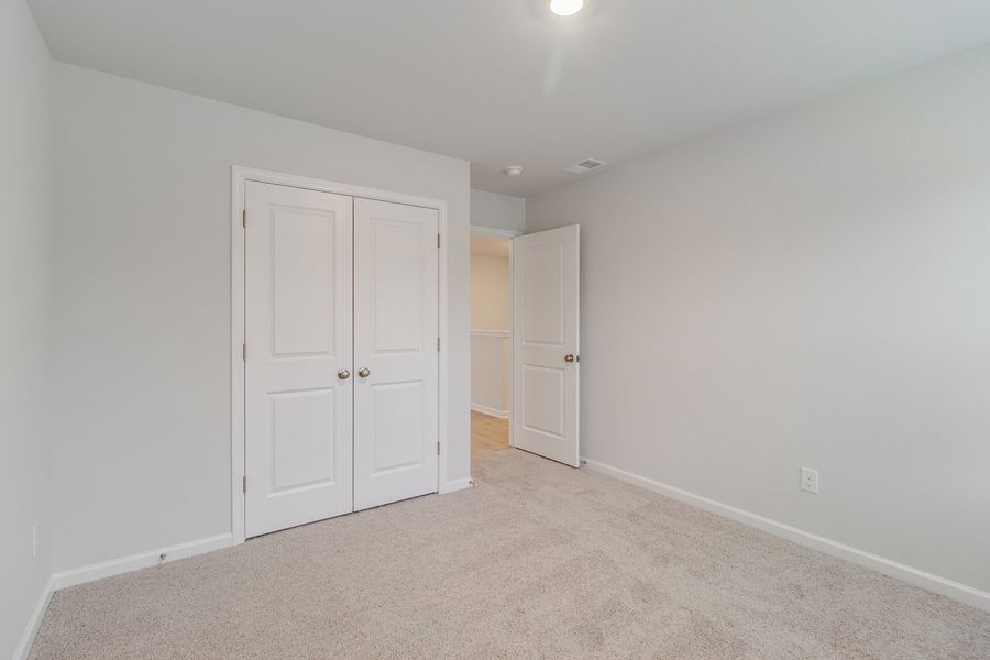 Spacious, unfurnished interior of a new home in Bluefield, Lexington (Image 27).