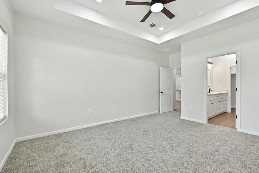 Spacious, unfurnished interior of a new home in , Texas City (Image 18). Spacious, unfurnished interior of a new home in , Texas City (Image 18).