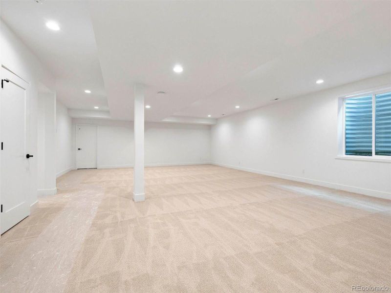 Spacious, unfurnished interior of a new home in , Denver (Image 22).