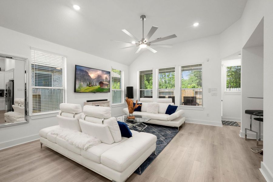Furnished interior view inside a new home in Evergreen, Conroe (Image 5). Furnished interior view inside a new home in Evergreen, Conroe (Image 5).