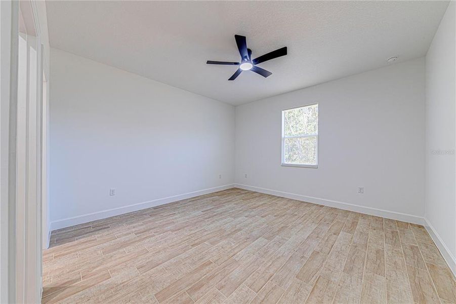 Spacious, unfurnished interior of a new home in , Ocklawaha (Image 14).