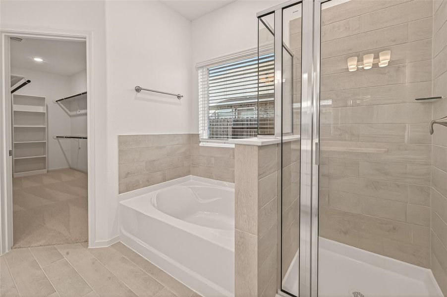 Furnished interior view inside a new home in Lago Mar, Texas City (Image 11).
