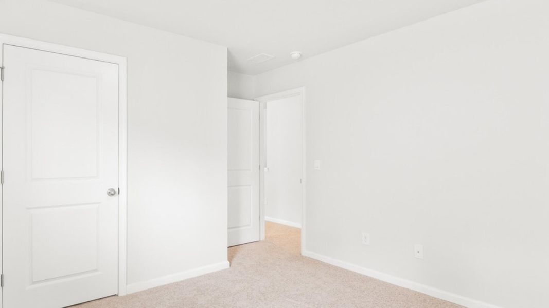 Spacious, unfurnished interior of a new home in Rivers Reach, Yemassee (Image 11).