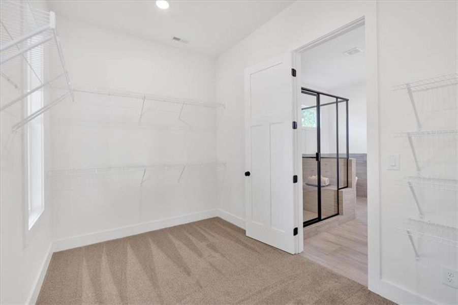Spacious, unfurnished interior of a new home in , Cartersville (Image 22).
