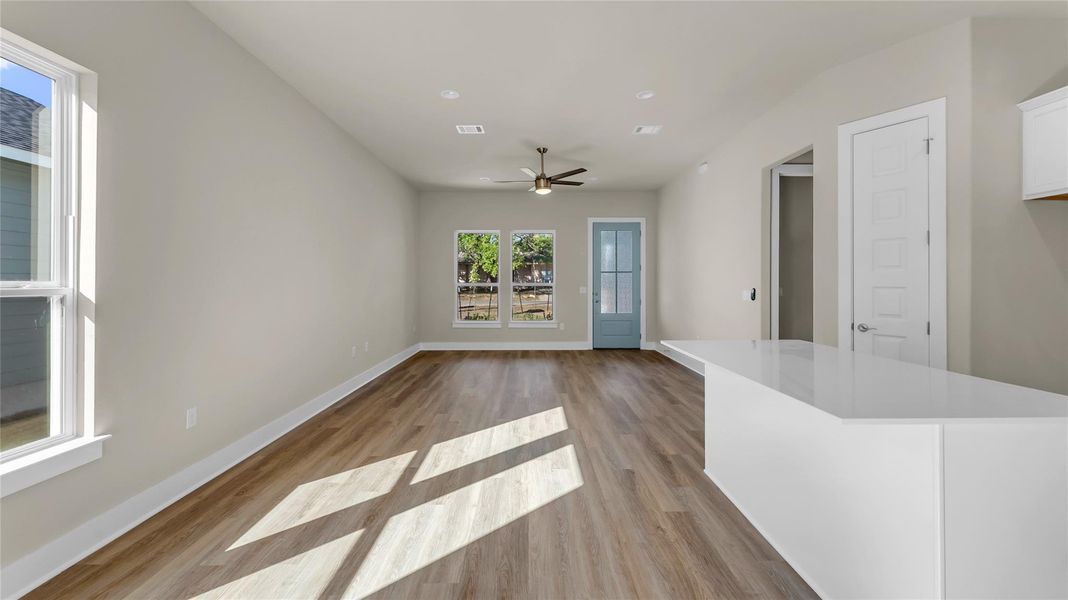 Spacious, unfurnished interior of a new home in , Cottonwood Shores (Image 20).