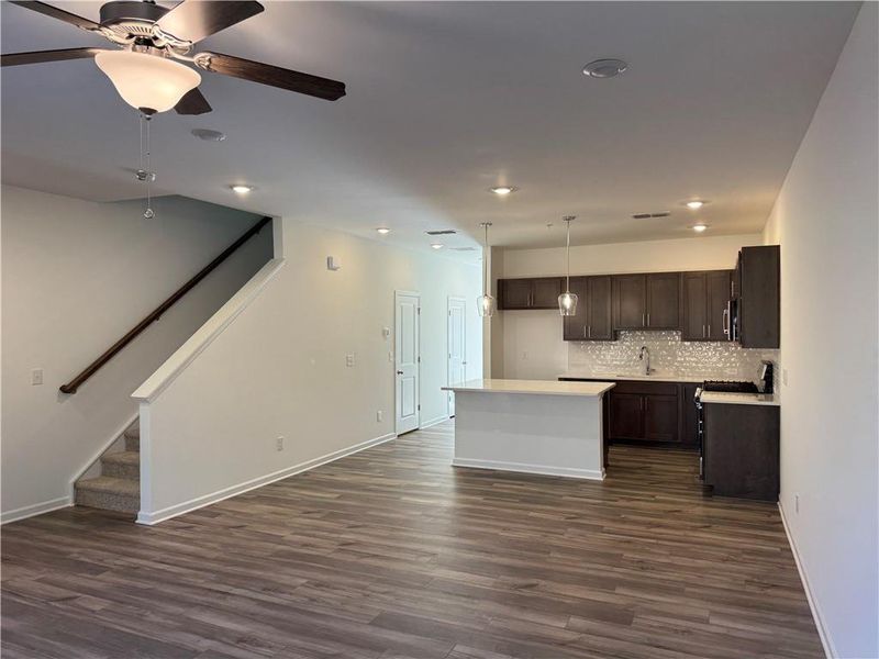 Spacious, unfurnished interior of a new home in Laurelwood, Douglasville (Image 13).