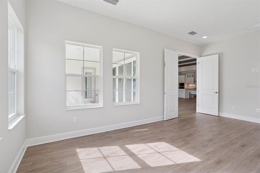 Spacious, unfurnished interior of a new home in Two Rivers, Zephyrhills (Image 26).