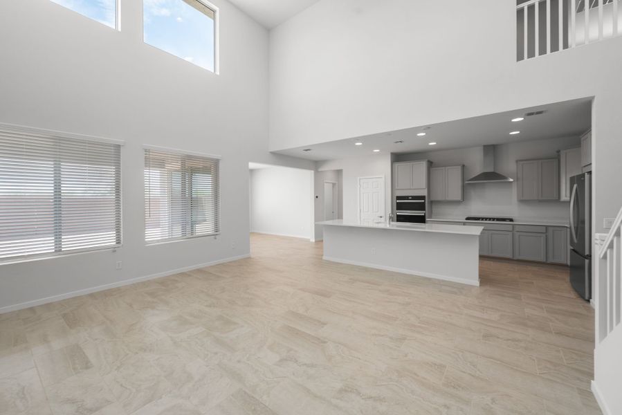 Spacious, unfurnished interior of a new home in Blossom Rock, Apache Junction (Image 20).