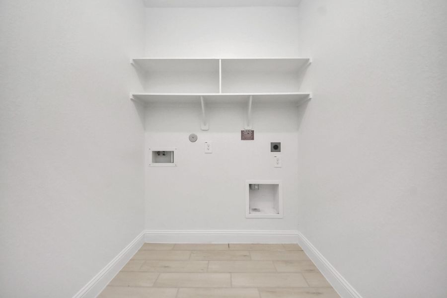 Spacious, unfurnished interior of a new home in , Missouri City (Image 27).