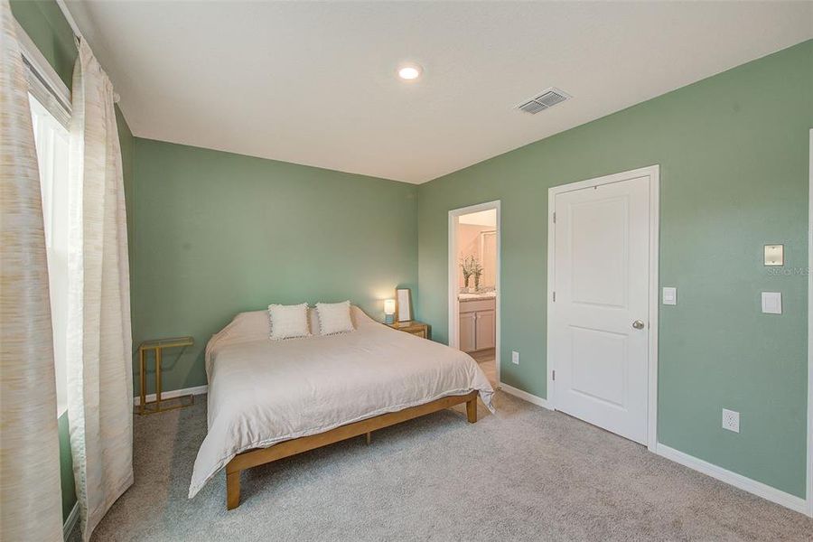 Furnished interior view inside a new home in , Land O' Lakes (Image 16).