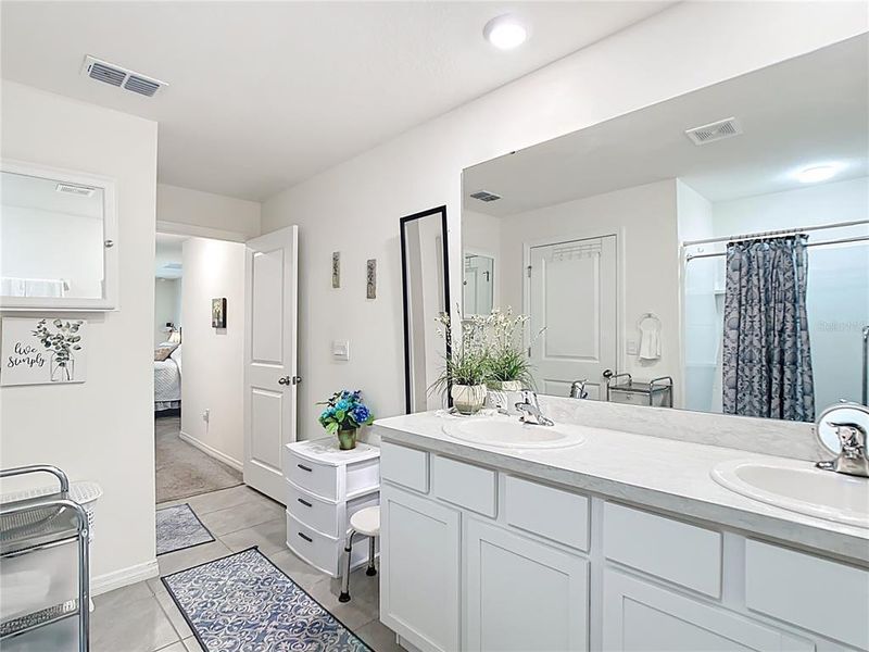 Furnished interior view inside a new home in Huntington Ridge, Ocala (Image 5).