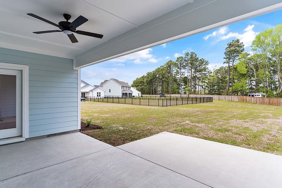 Representative exterior details of a home built from the The Bradley by RobuckHomes in Windwater, Hampstead (Image 34).