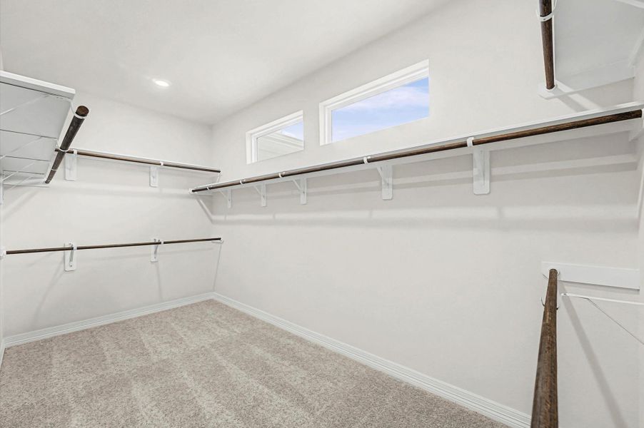 Spacious, unfurnished interior of a new home in Peacock Isle, Dickinson (Image 23).