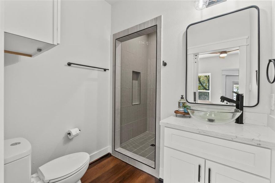 Furnished interior view inside a new home in , Dickinson (Image 10).