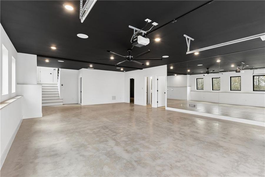 Spacious, unfurnished interior of a new home in , Roswell (Image 47).