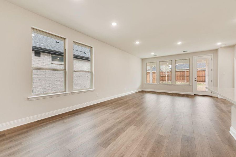 Spacious, unfurnished interior of a new home in Spiritas Ranch, Little Elm (Image 26).